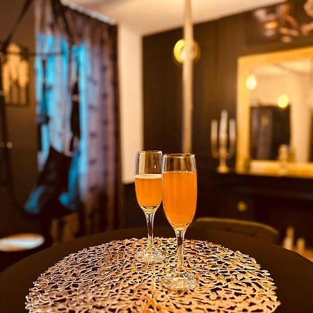 Love Room « L'Etreinte Doree » Illiers-Combray Exterior foto