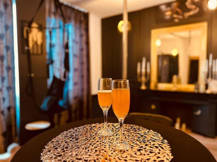 Love Room « L'Etreinte Doree » Illiers-Combray Exterior foto