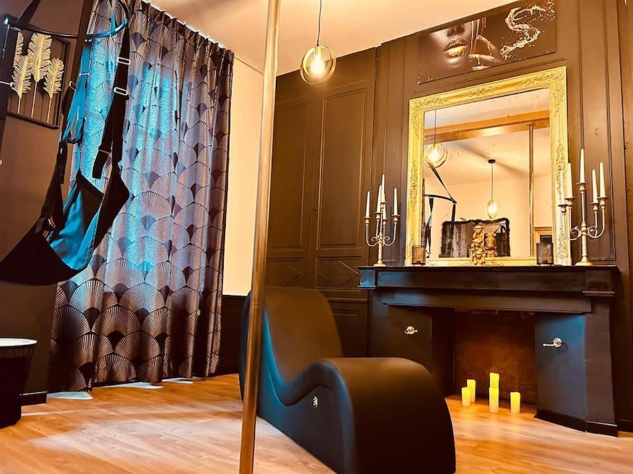 Love Room « L'Etreinte Doree » Illiers-Combray Exterior foto